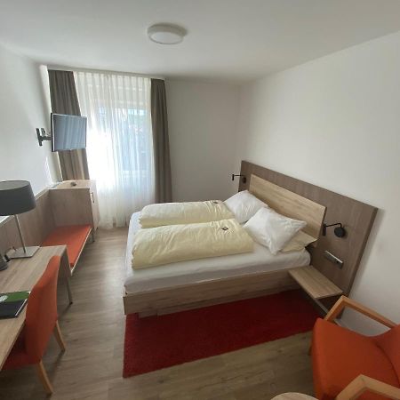 Hotel Am Schloss Darmstaedter Hof Бад-Гомбург-фор-дер-Гее Екстер'єр фото