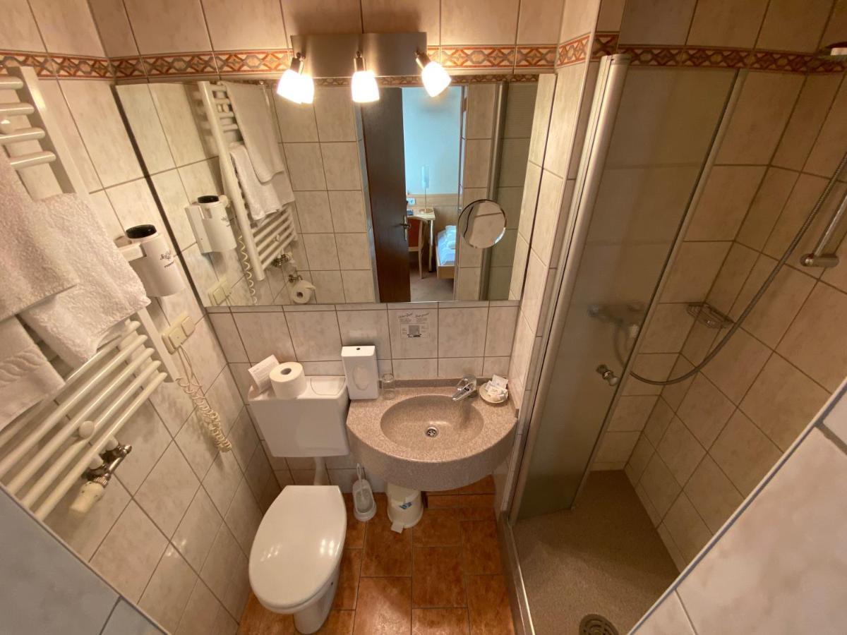 Hotel Am Schloss Darmstaedter Hof Бад-Гомбург-фор-дер-Гее Екстер'єр фото